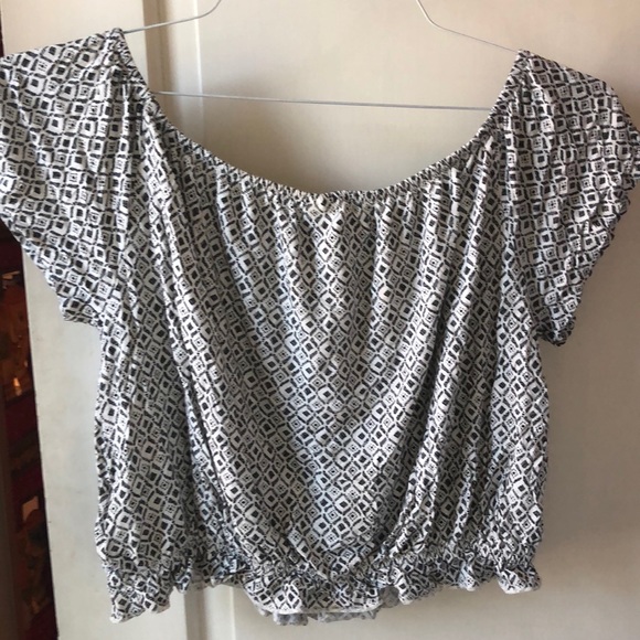 Lovely top with cute design - Picture 3 of 3